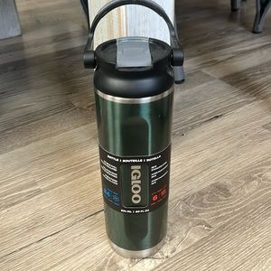 NWT Igloo insulated tumbler